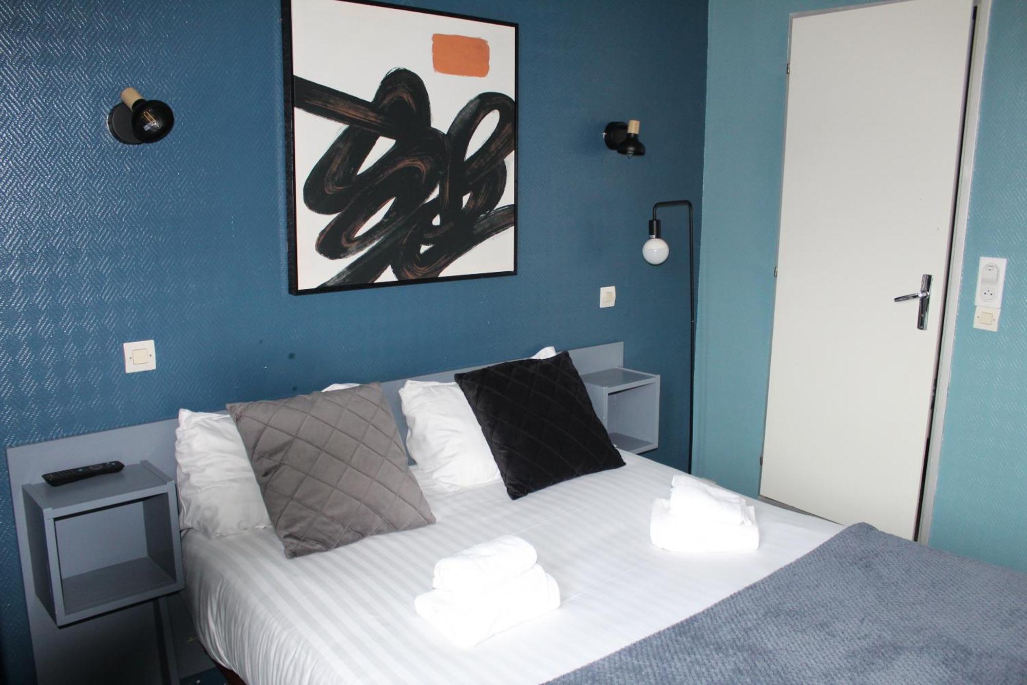 Hotel Des Pins Jullouville-les-Pins Bilik gambar
