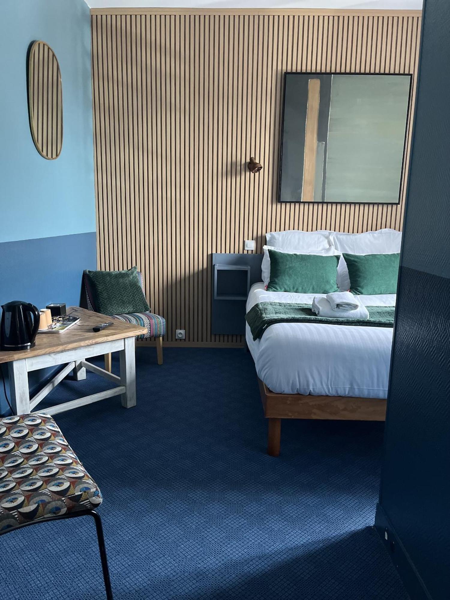 Hotel Des Pins Jullouville-les-Pins Bilik gambar