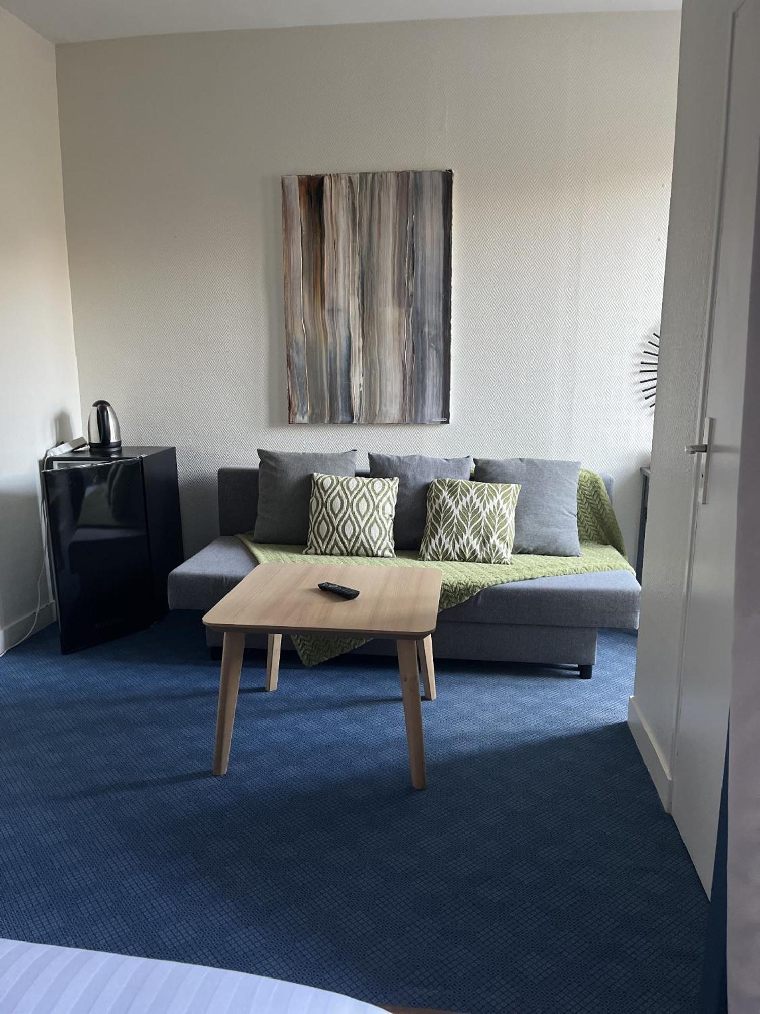 Hotel Des Pins Jullouville-les-Pins Bilik gambar