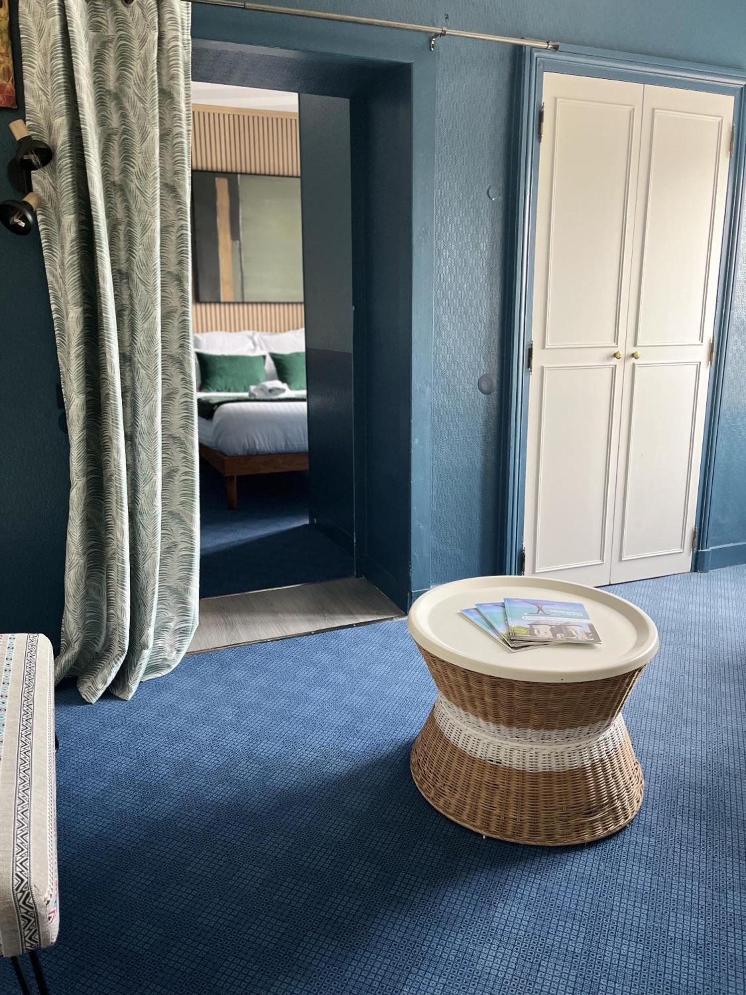 Hotel Des Pins Jullouville-les-Pins Bilik gambar