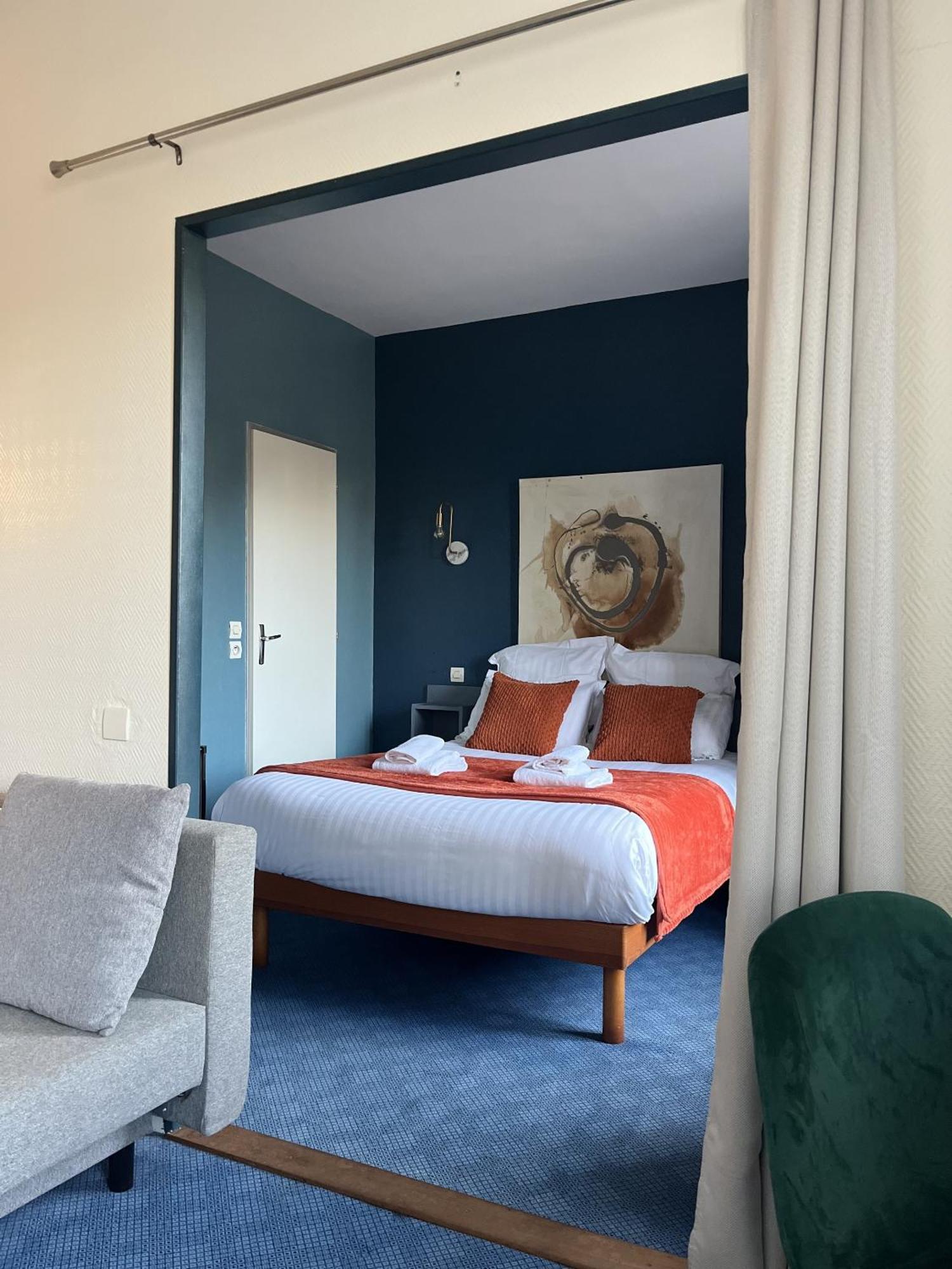Hotel Des Pins Jullouville-les-Pins Bilik gambar