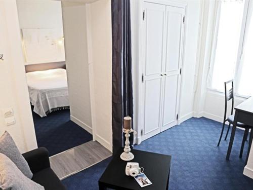 Hotel Des Pins Jullouville-les-Pins Bilik gambar